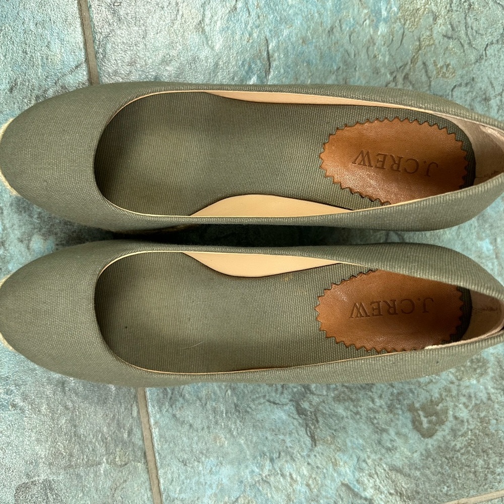 J. Crew Seville Green Espadrille Wedge, Size 8.5 Closed Toe Travel Beach - Picture 2 of 5